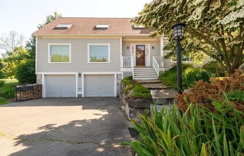 7 Lakemans Ln, Ipswich, MA 01938