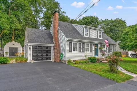 4 Beverly Hills Ave, Beverly, MA 01915