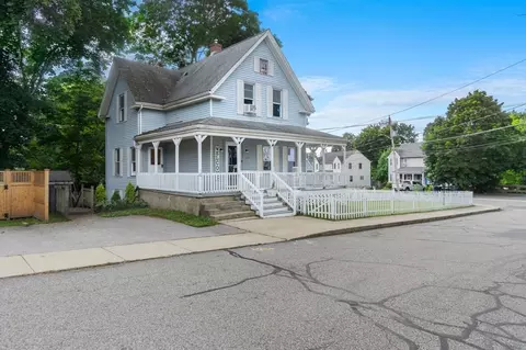 204 School St, Franklin, MA 02038