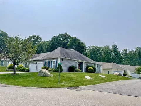 114 Taft Hill Ln #114, Uxbridge, MA 01569