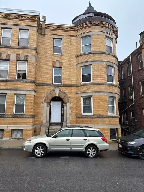35 Vine St, Boston, MA 02119