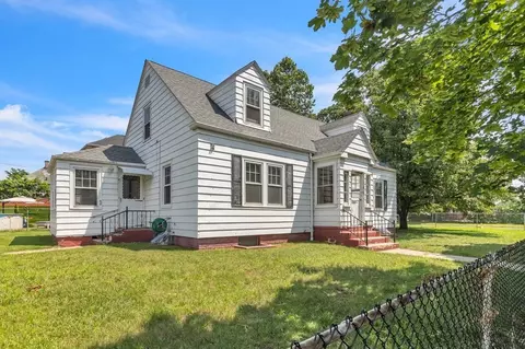61 Beauregard St, Springfield, MA 01151