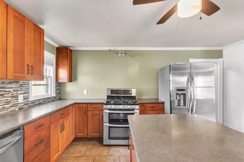 61 Beauregard St, Springfield, MA 01151 photo 8