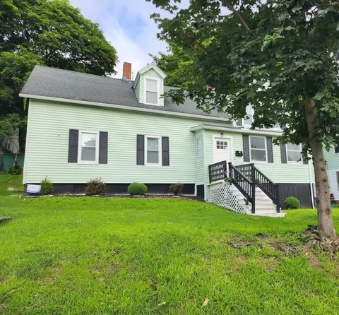 42 Mendon St, Worcester, MA 01604