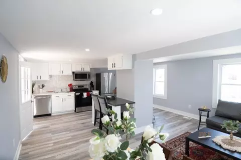 42 Mendon St, Worcester, MA 01604 photo 3