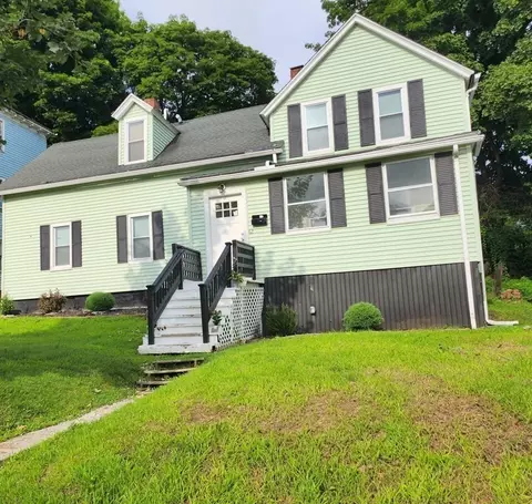 42 Mendon St, Worcester, MA 01604 photo 2