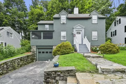37 Navasota Ave, Worcester, MA 01602