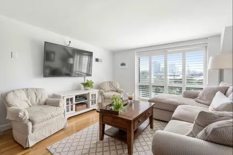 42 8th #1523, Boston, MA 02129