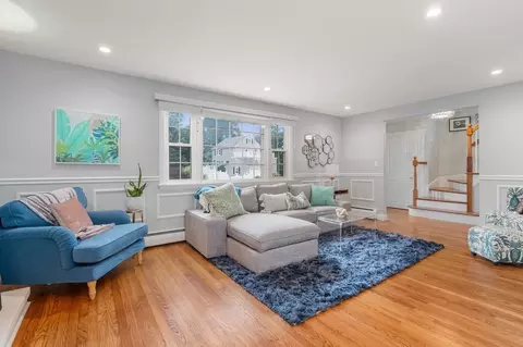 41 Woodard Rd, West Roxbury, MA 02132