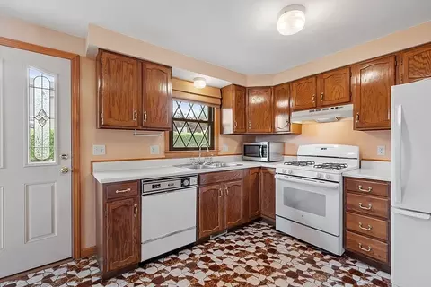 2 Neel Rd, Worcester, MA 01605 photo 8