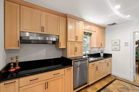 6 Dean Rd, Marblehead, MA 01945 photo 11