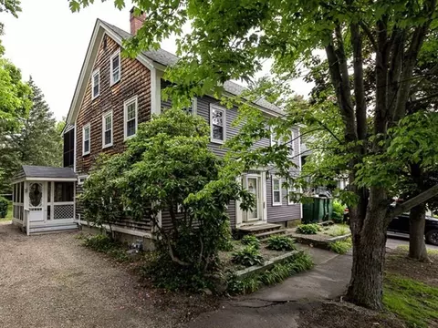 34 Railroad Ave, Rowley, MA 01969