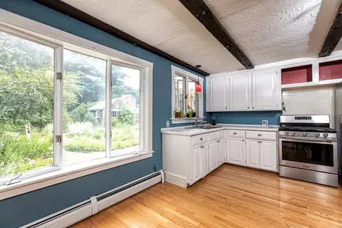 34 Railroad Ave, Rowley, MA 01969 photo 6