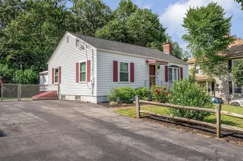 12 New Fletcher St, Chelmsford, MA 01824