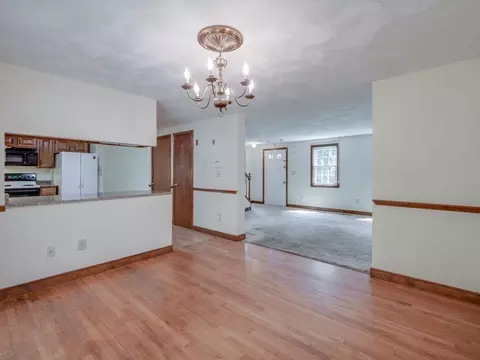 16 Collins Rd, Northborough, MA 01532 photo 9