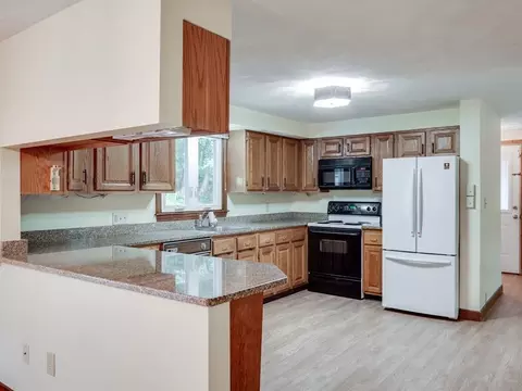 16 Collins Rd, Northborough, MA 01532 photo 5