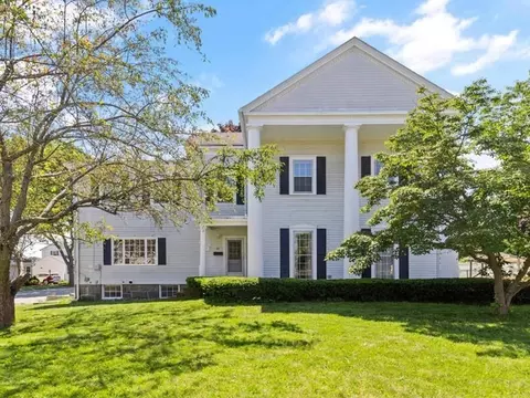 46 Dearborn St, Salem, MA 01970