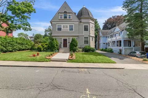 11 Maplewood Ter, Springfield, MA 01108 photo 3