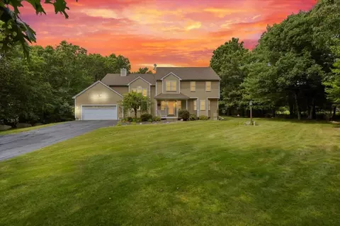 15 King Philip Way, Freetown, MA 02717