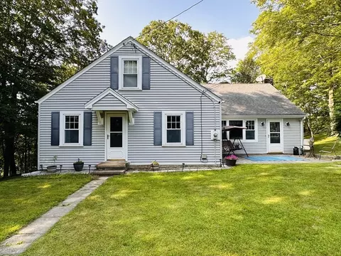 15 Corriveau Ave, Southbridge, MA 01550