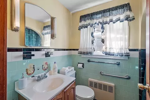 2 Arnold Rd, Worcester, MA 01607 photo 10