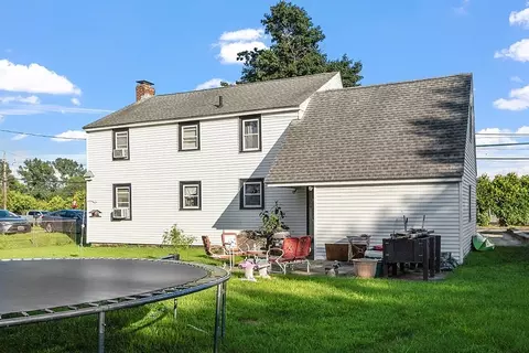 2 Arnold Rd, Worcester, MA 01607 photo 4