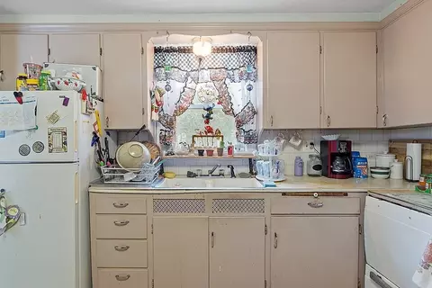 2 Arnold Rd, Worcester, MA 01607 photo 14