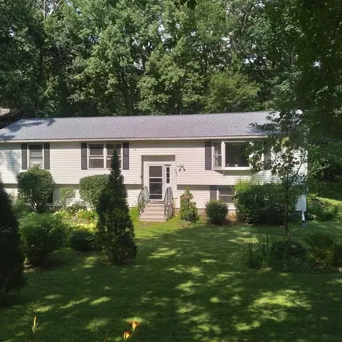 43 Apple Rd, Brimfield, MA 01010