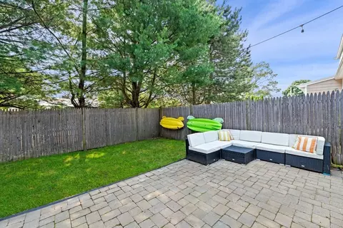 40 Pickwick Rd, Marblehead, MA 01945 photo 5