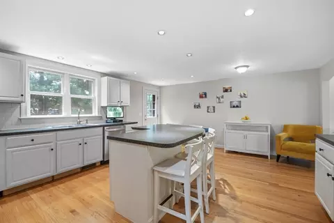 40 Pickwick Rd, Marblehead, MA 01945 photo 12
