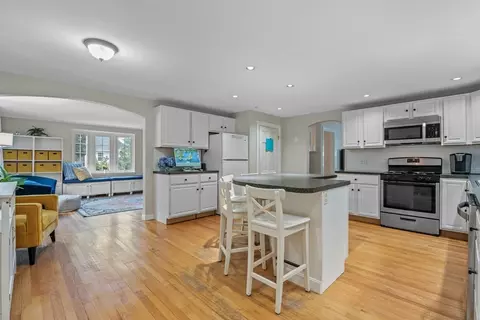 40 Pickwick Rd, Marblehead, MA 01945 photo 11