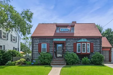 40 Pickwick Rd, Marblehead, MA 01945 photo 2
