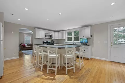 40 Pickwick Rd, Marblehead, MA 01945 photo 10