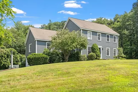 4 Blueberry Ln, Sterling, MA 01564