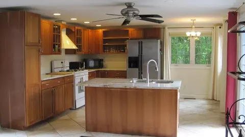 71 Fenway Dr, Springfield, MA 01119 photo 9
