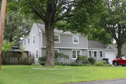 71 Fenway Dr, Springfield, MA 01119 photo 1
