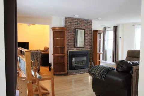 71 Fenway Dr, Springfield, MA 01119 photo 3