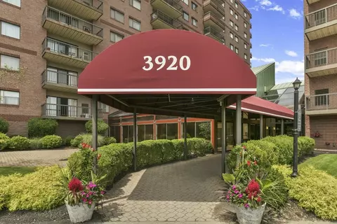 3920 Mystic Valley Pkwy #214, Medford, MA 02155