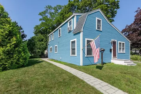 214 Green St, Marblehead, MA 01945