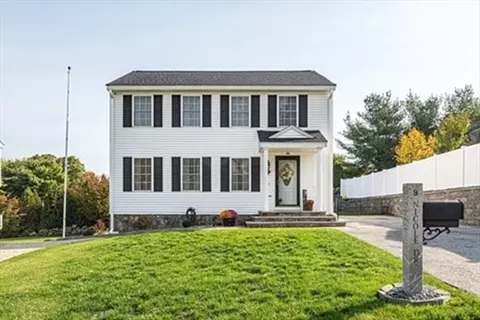 9 Nicole Dr, Lowell, MA 01851