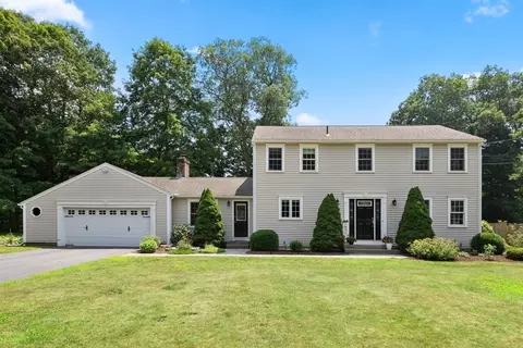 11 Old Coach Rd, Wilbraham, MA 01095