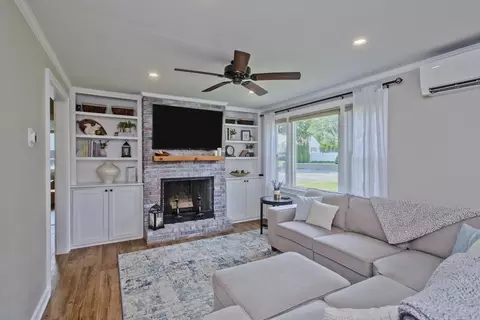 85 Quartus St, Chicopee, MA 01013 photo 6