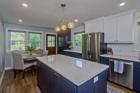 85 Quartus St, Chicopee, MA 01013 photo 9