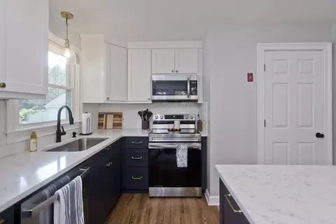 85 Quartus St, Chicopee, MA 01013 photo 15