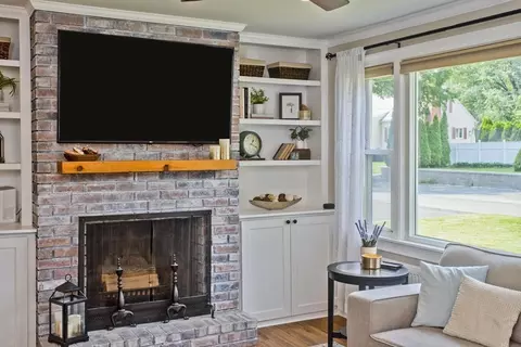 85 Quartus St, Chicopee, MA 01013 photo 7