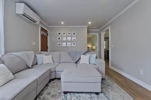 85 Quartus St, Chicopee, MA 01013 photo 4