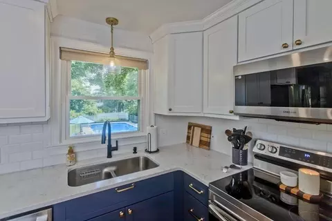 85 Quartus St, Chicopee, MA 01013 photo 17