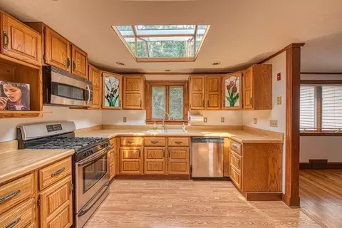 10 Leonard Rd, Sharon, MA 02067 photo 9
