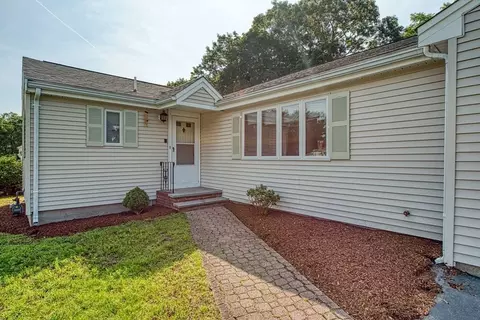 10 Leonard Rd, Sharon, MA 02067 photo 3