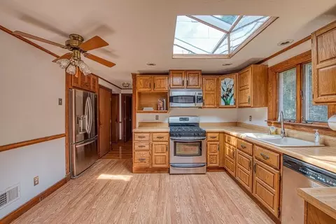 10 Leonard Rd, Sharon, MA 02067 photo 11